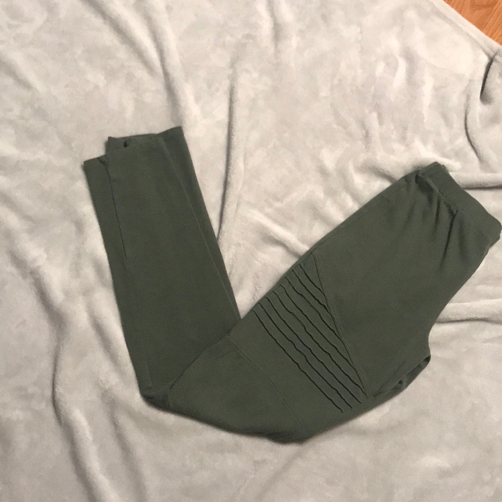 green leggings